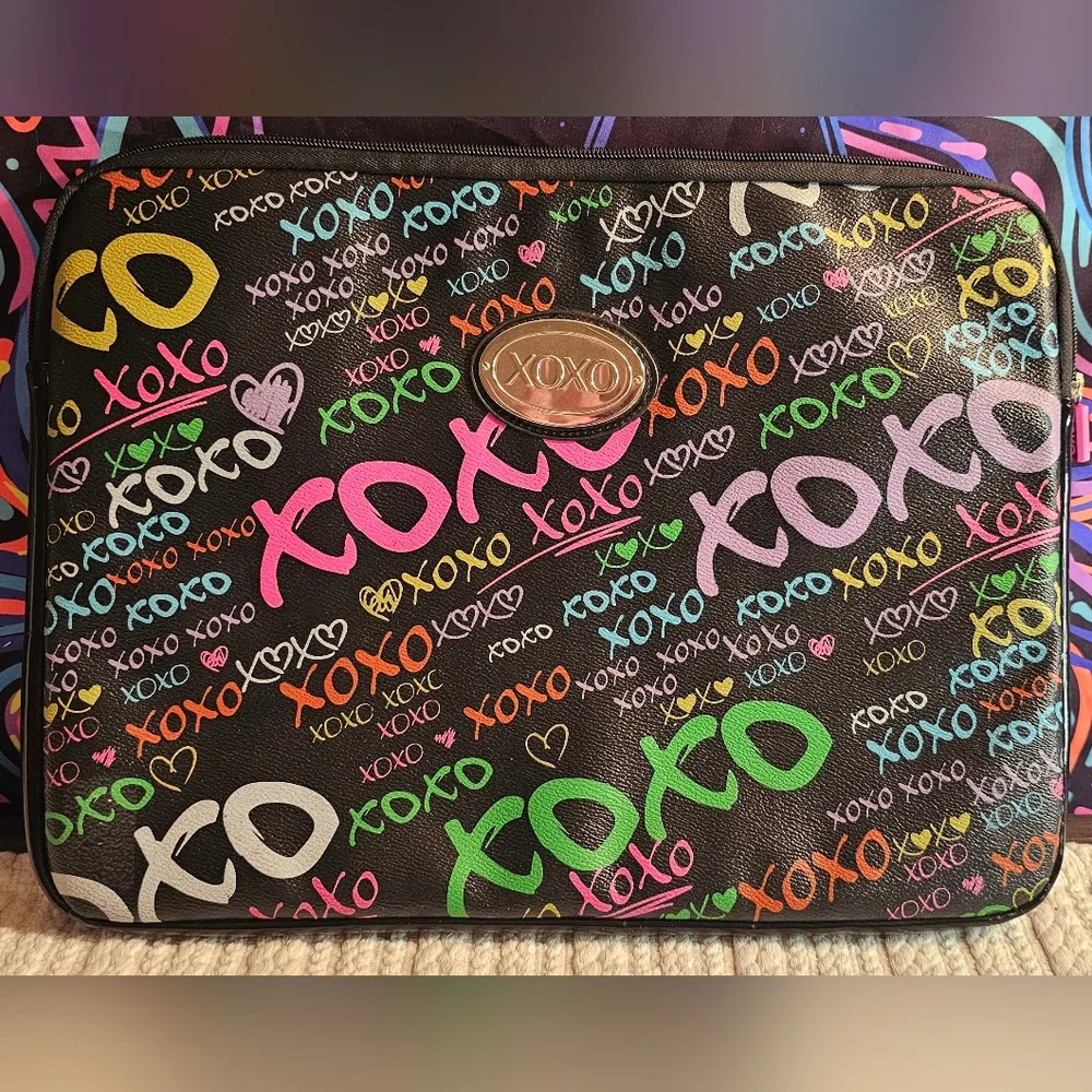 XOXO Multicolor Laptop Soft Case Sleeve